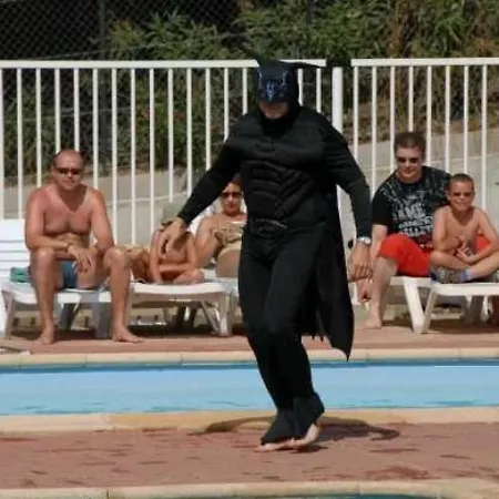 مكان تخييم 3 Etoiles - Piscine - Eeebbg Saint-Jean-Pla-de-Corts